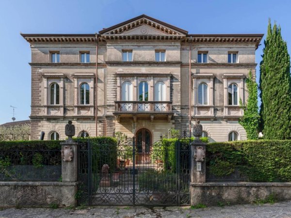 casa indipendente in vendita a Caprino Veronese