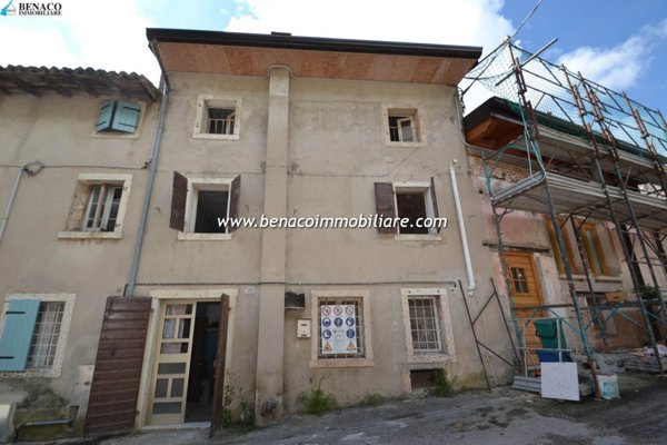 casa indipendente in vendita a Caprino Veronese