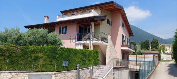 appartamento in vendita a Caprino Veronese