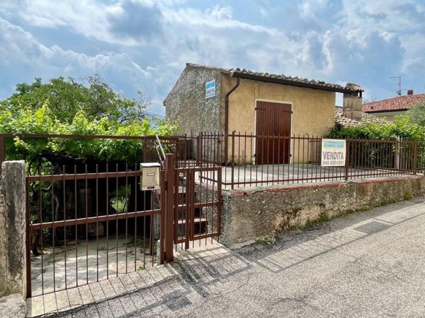 appartamento in vendita a Caprino Veronese