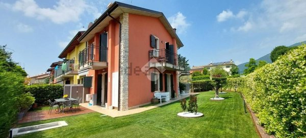 casa indipendente in vendita a Caprino Veronese