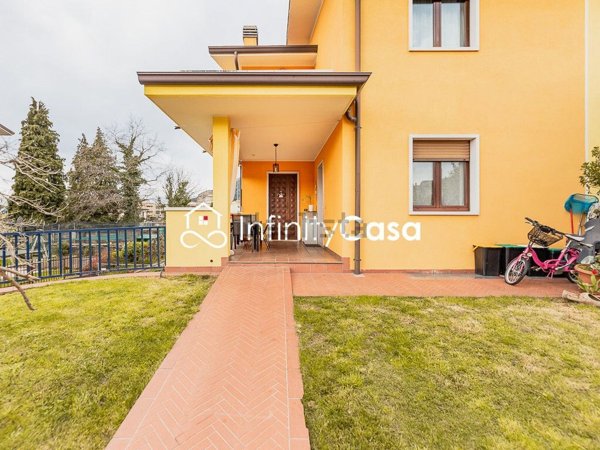 casa indipendente in vendita a Caprino Veronese
