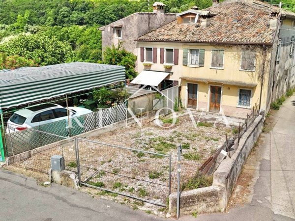 casa indipendente in vendita a Caprino Veronese