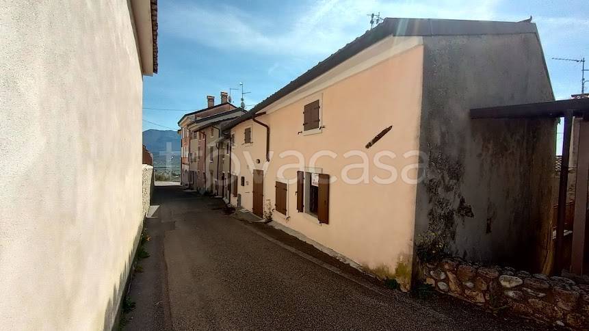 casa indipendente in vendita a Caprino Veronese