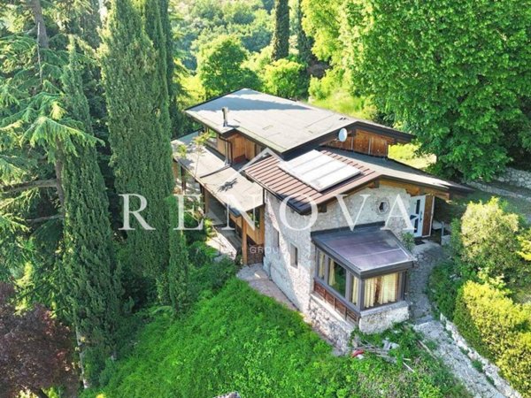 casa indipendente in vendita a Caprino Veronese