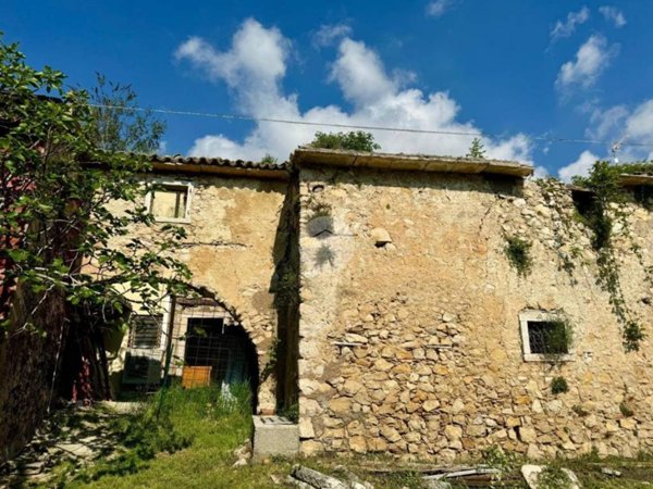 casa indipendente in vendita a Caprino Veronese