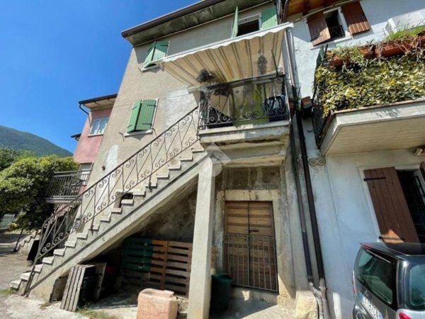 quadrivano in vendita a Caprino Veronese