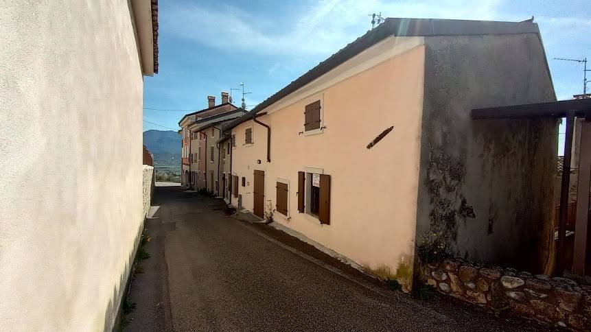 casa indipendente in vendita a Caprino Veronese