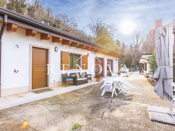 casa indipendente in vendita a Caprino Veronese