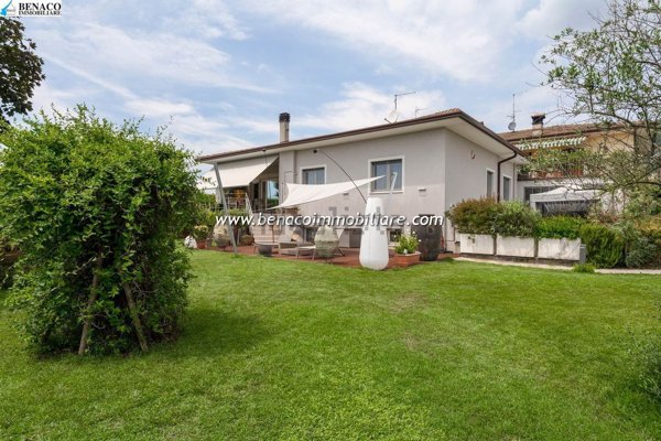 casa indipendente in vendita a Caprino Veronese in zona Pesina