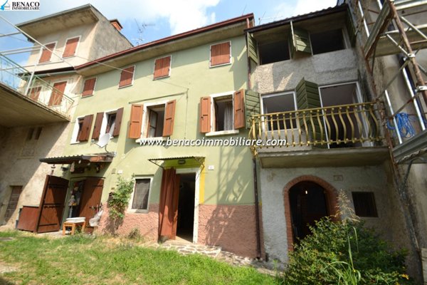 casa indipendente in vendita a Caprino Veronese