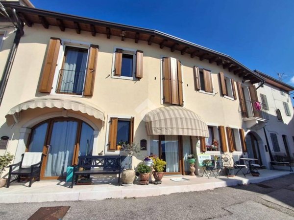 casa indipendente in vendita a Caprino Veronese