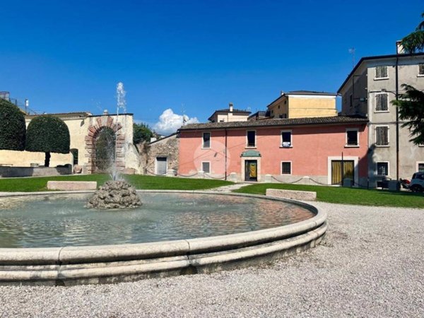 negozio in vendita a Caprino Veronese