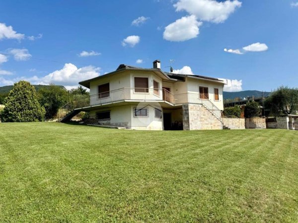 casa indipendente in vendita a Caprino Veronese