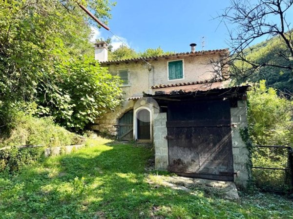 casa indipendente in vendita a Caprino Veronese