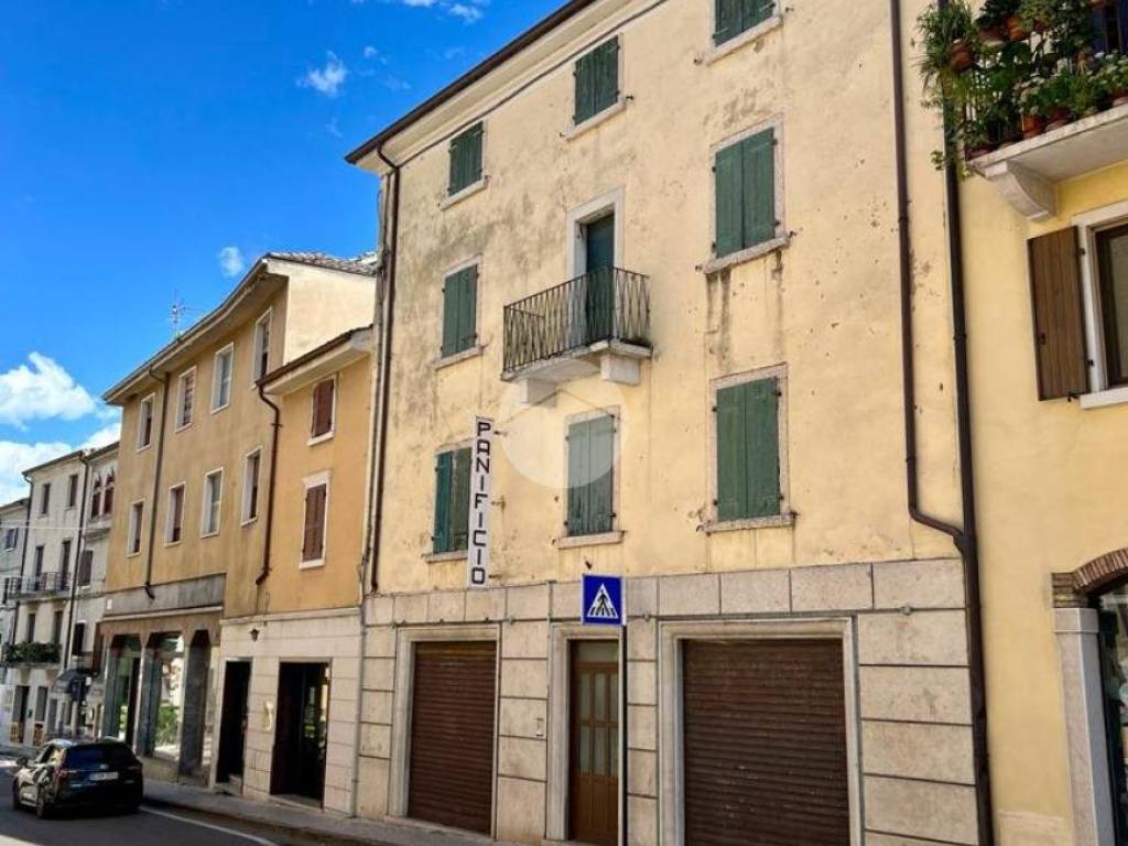 casa indipendente in vendita a Caprino Veronese