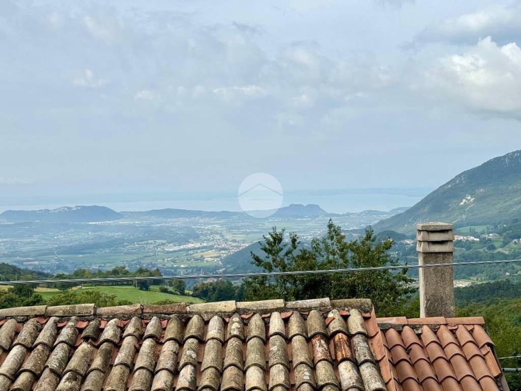 quadrivano in vendita a Caprino Veronese in zona Spiazzi