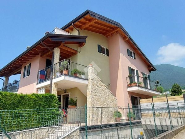 appartamento in vendita a Caprino Veronese
