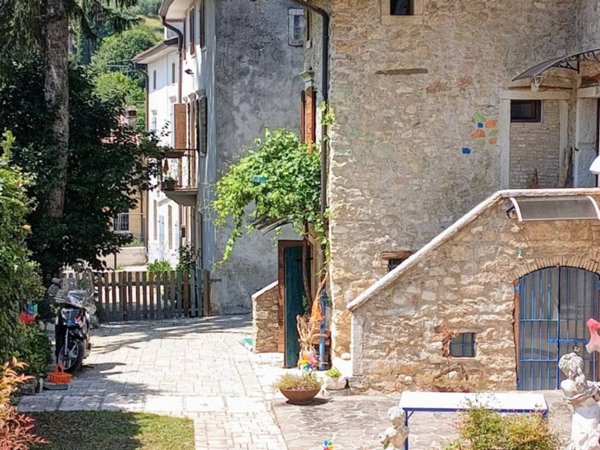 casa indipendente in vendita a Caprino Veronese