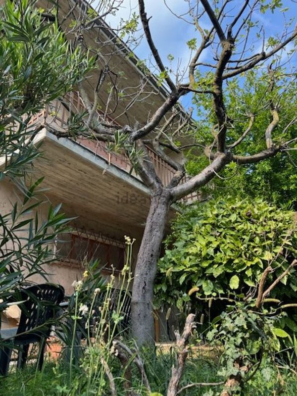 casa indipendente in vendita a Caprino Veronese