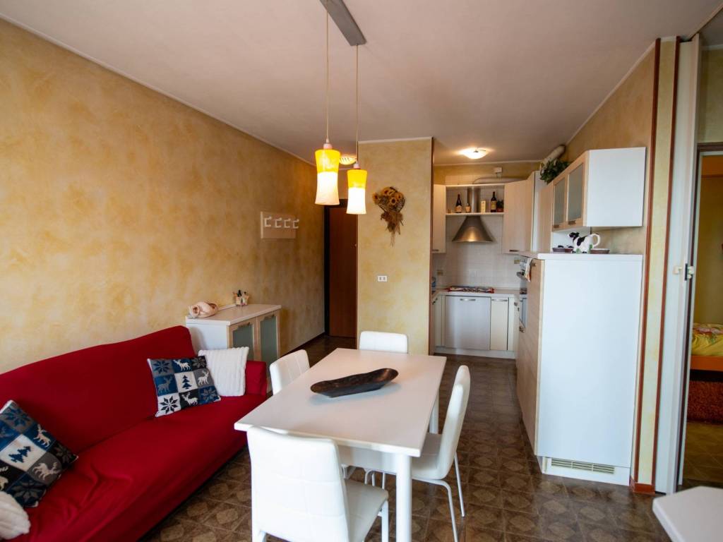 appartamento in vendita a Caprino Veronese in zona Spiazzi