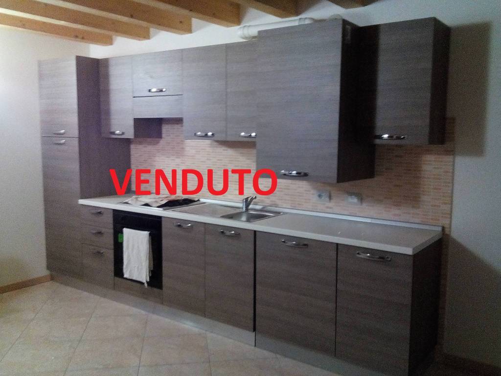 appartamento in vendita a Caprino Veronese in zona Pazzon
