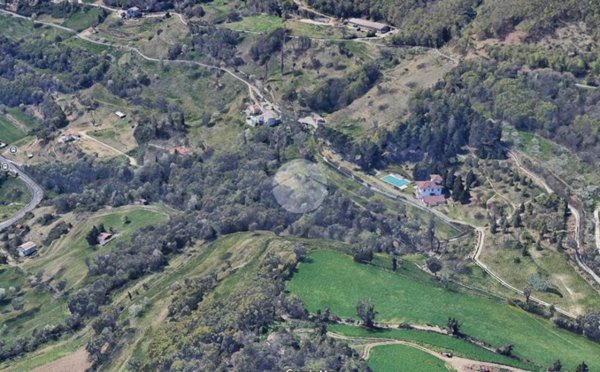 terreno edificabile in vendita a Caprino Veronese