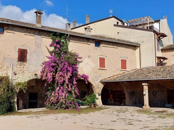 casa indipendente in vendita a Caprino Veronese
