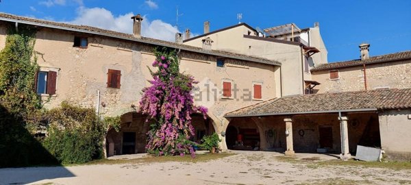 casale in vendita a Caprino Veronese
