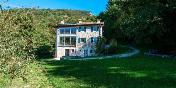 casa indipendente in vendita a Caprino Veronese