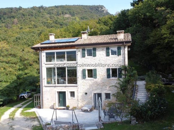 casa indipendente in vendita a Caprino Veronese
