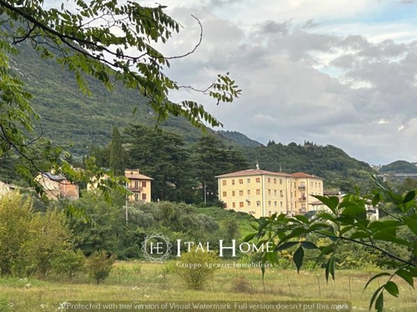 terreno edificabile in vendita a Caprino Veronese