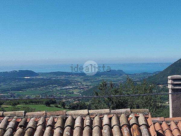 attico in vendita a Caprino Veronese in zona Spiazzi