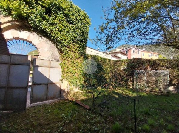 locale commerciale in vendita a Caprino Veronese