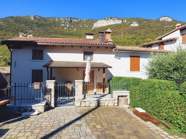 casa indipendente in vendita a Caprino Veronese