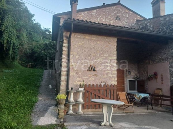casa indipendente in vendita a Caprino Veronese