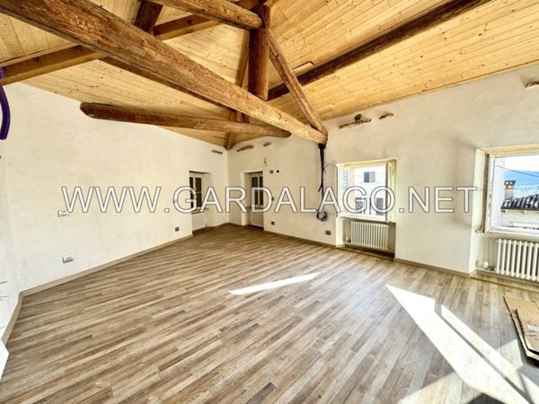 casa indipendente in vendita a Caprino Veronese