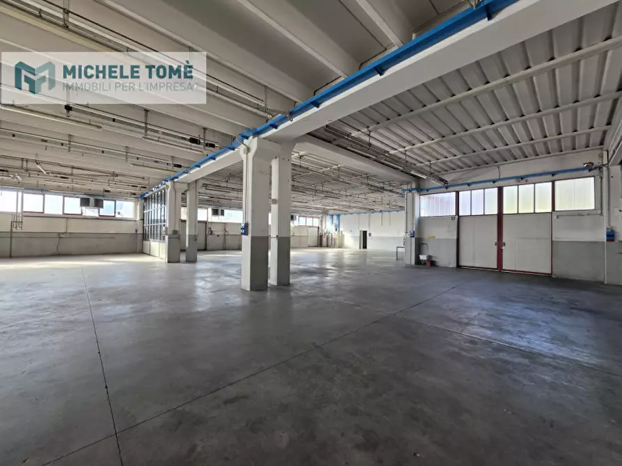 locale di sgombero in vendita a Caprino Veronese