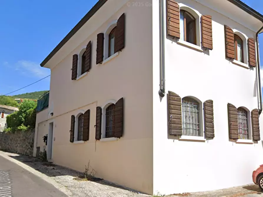 ufficio in vendita a Caprino Veronese in zona Pesina