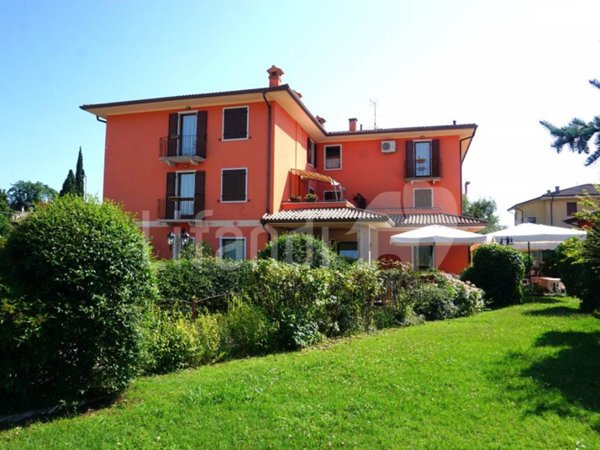 intera palazzina in vendita a Caprino Veronese