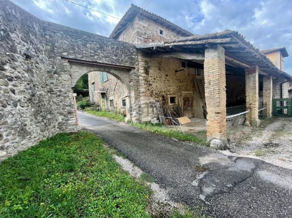 casale in vendita a Caprino Veronese
