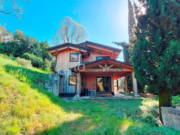 casa indipendente in vendita a Caprino Veronese