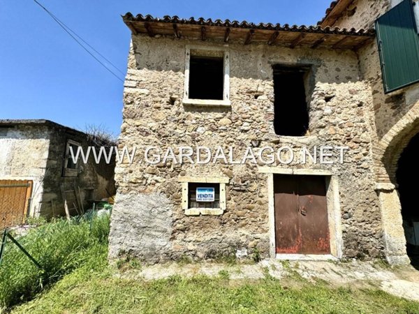 casa indipendente in vendita a Caprino Veronese