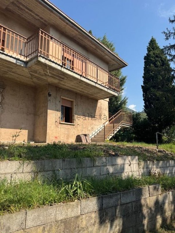 casa indipendente in vendita a Caprino Veronese