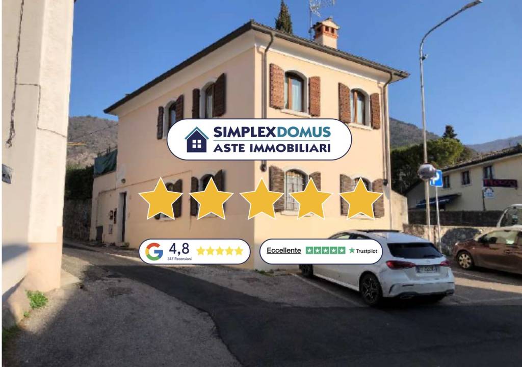 casa indipendente in vendita a Caprino Veronese in zona Pesina