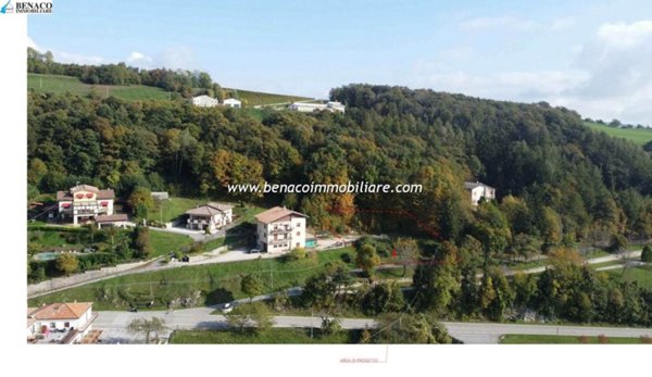 terreno edificabile in vendita a Caprino Veronese in zona Spiazzi