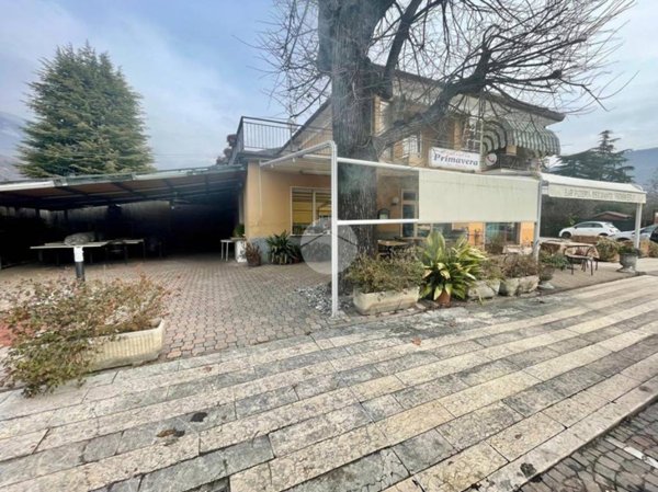 negozio in vendita a Caprino Veronese