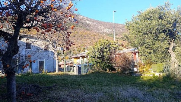 casa indipendente in vendita a Caprino Veronese