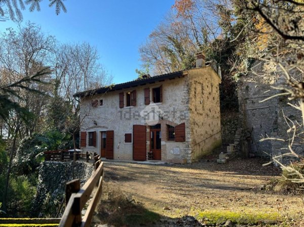 casale in vendita a Caprino Veronese