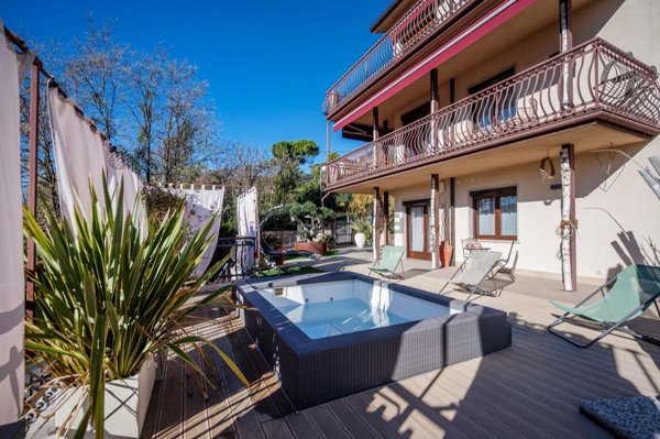 casa indipendente in vendita a Caprino Veronese in zona Caprino Veronese
